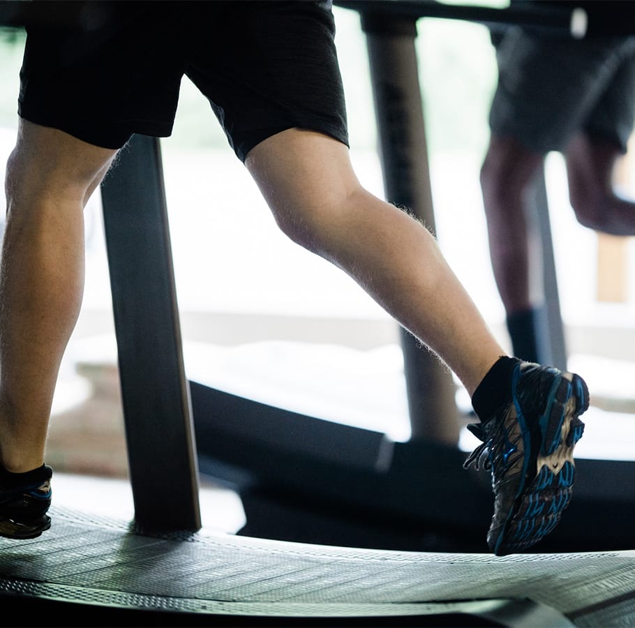 Semi-Private Training 1 men exercising and doing cardio at the gym